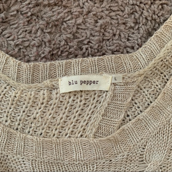 Blu Pepper Two Toned Open Back Sweater - Picture 3 of 3